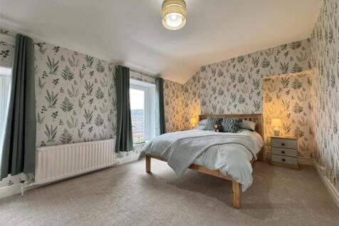 Bedroom 1 (Primary)