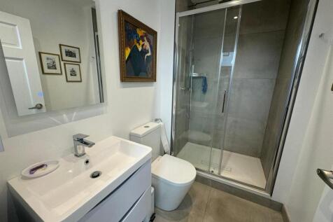 SHOWEROOM