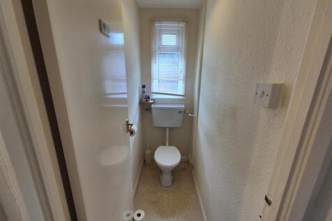 SEPARATE WC