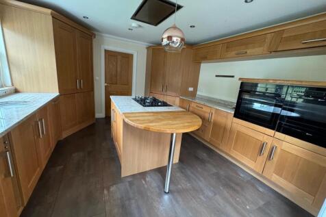 kitchen 2.jpg