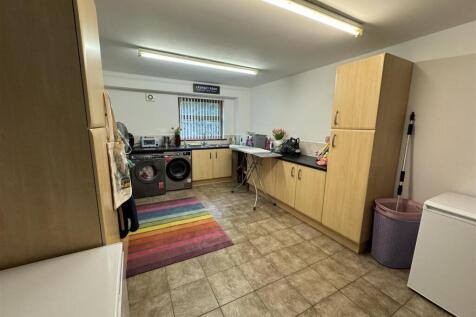 UTILITYU/LAUNDRY ROOM