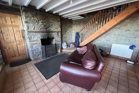 LIVING ROOM/ KITCHEN
