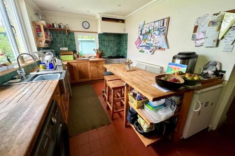 KITCHEN/ BREAKFAST ROOM