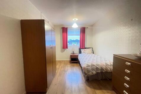 Bedroom 2: