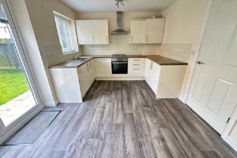 Kitchen / Dining Area