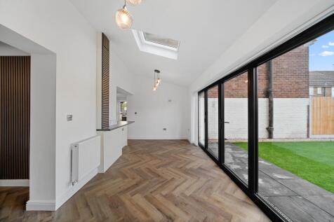 Office Room / Room 4