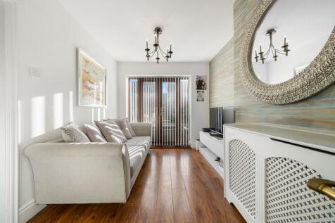 Rear Entertaining Room