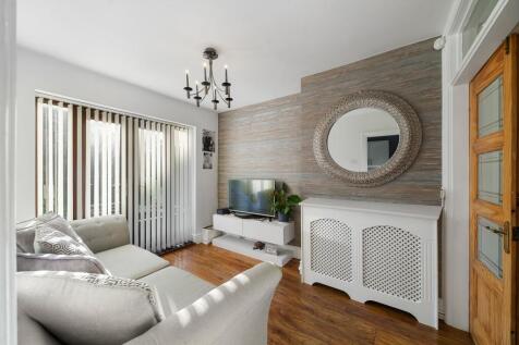 Rear Entertaining Room