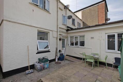 Flat 1 Courtyard
