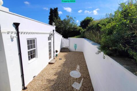 Enclosed courtyard