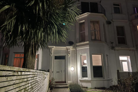 Front view/garden