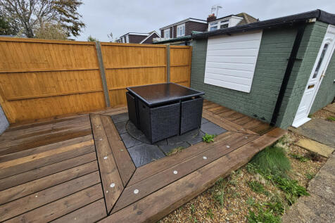 Decked Al fresco dining area