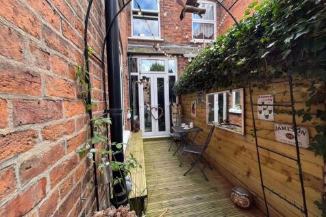 Decking Rear Garden