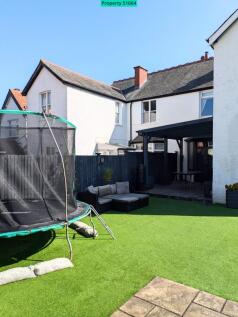 Rear garden and covered pergola