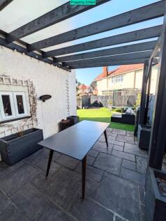 Rear garden and covered pergola