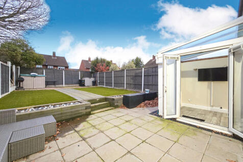 Indoor &amp; Outdoor Living