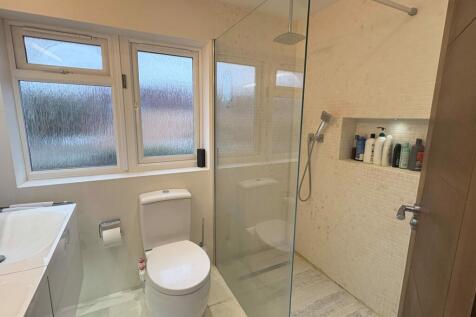 Upstairs Bathroom