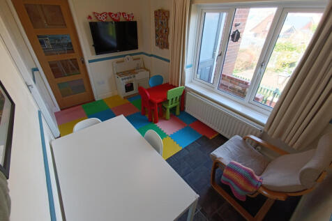Playroom/Snug