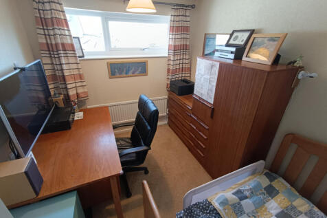 Bedroom 5/Study