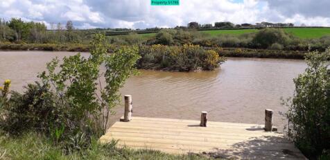 Fishing jetty at one of the lodge plots