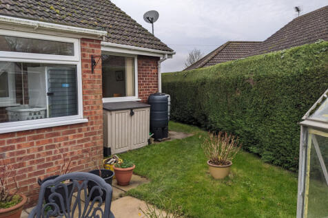 Side aspect garden