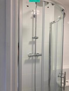 En suite shower