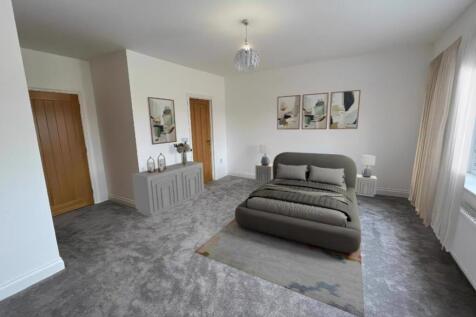Ensuite bedroom to 1st floor