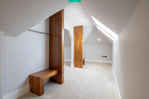 Walk-In-Wardrobe.