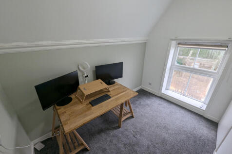 bedroom / office 6