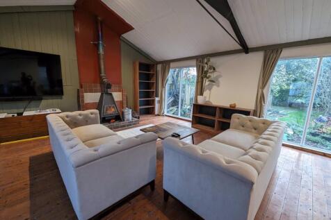 Cabin 1 - Lounge and Dining room
