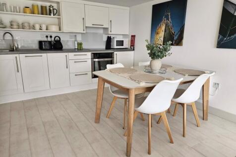 Kitchen/Dining area