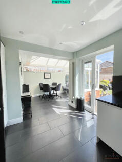 Kitchen/Conservatory