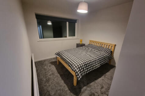 Master bedroom (a)