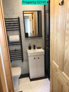 Garden Office /Shower Room 