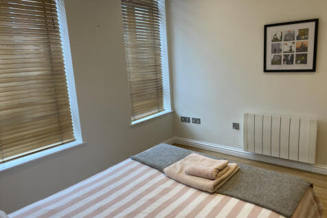 Main bedroom 