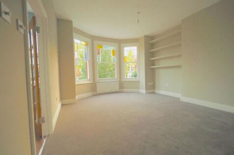Spacious lounge, high ceilings throughout property
