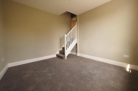 Feature split level room with stairs