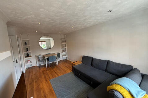 Living/Dining Area