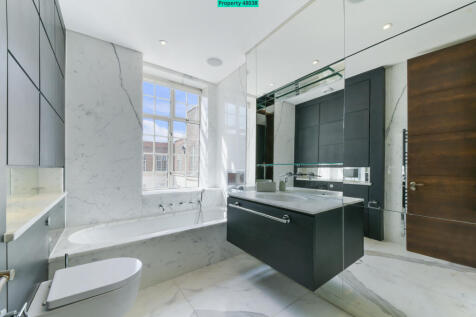 Master Bath (Bath &amp; Steam enclosure shower)