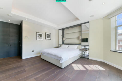 Master Bed &#43; Walk In Wardrobe