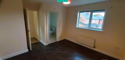 Bedroom 2 plus en suite shower room