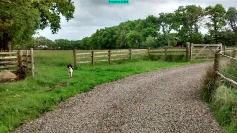 access track which is separate to owners&#39;