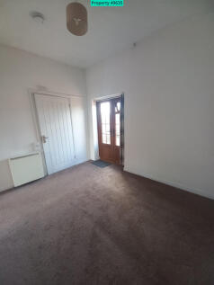 Bedroom - pic 2