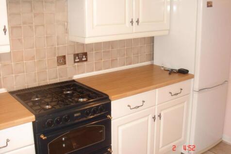 Cooker and fridge/freezer