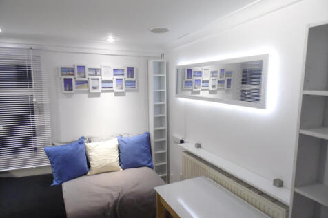 Downstairs Flat Room 1