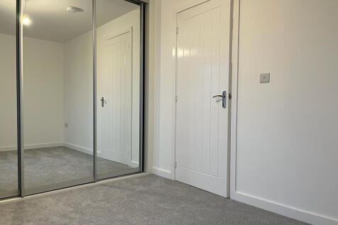1st floor rear bedroom