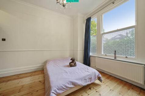 PRIVACY GLASS SCREENING FOR BEDROOM AND NO OVERLOO