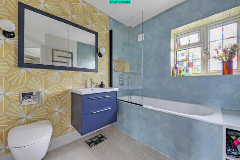 Main bathroom