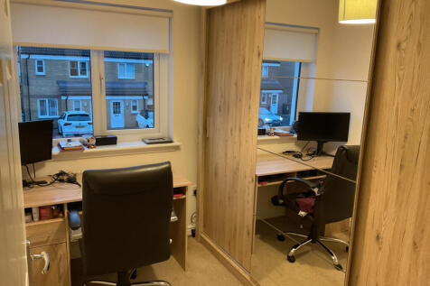 Bedroom 4/office/dressing room