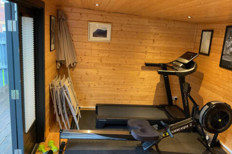 Log cabin